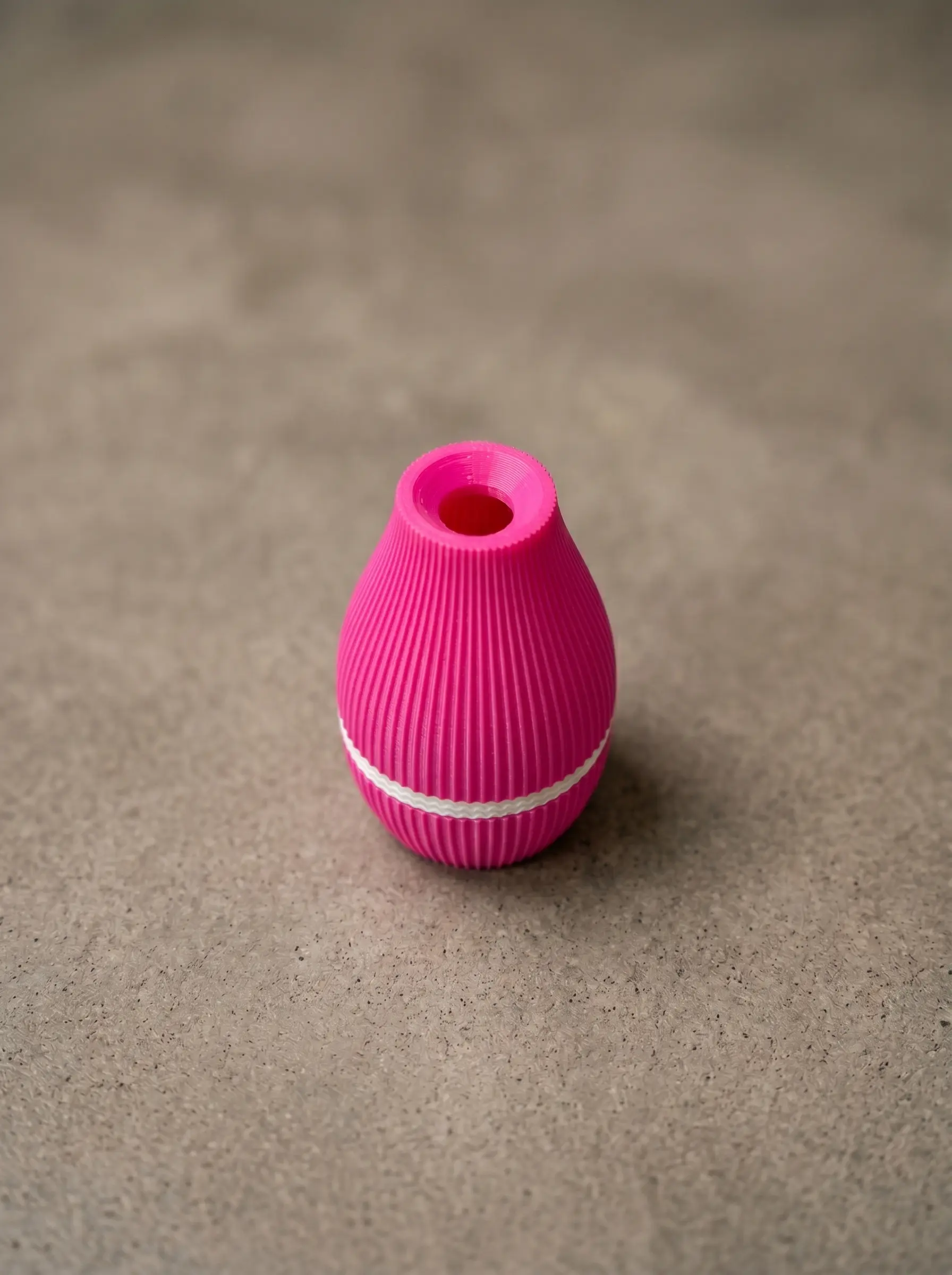 Decorative ribbed vase, demonstration print, PLA